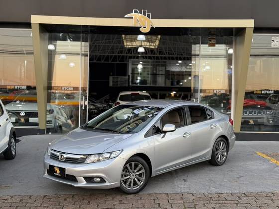 HONDA CIVIC 1.8 LXS 16V FLEX 4P AUTOMÁTICO HONDA CIVIC 1.8 LXS 16V FLEX 4P AUTOMÁTICO